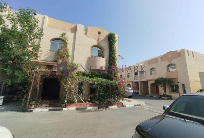 983698 - Property Image 2