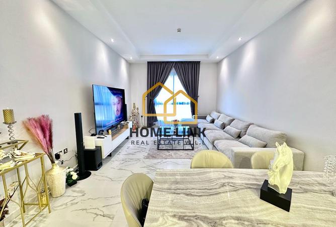 900674 - Property Image 2