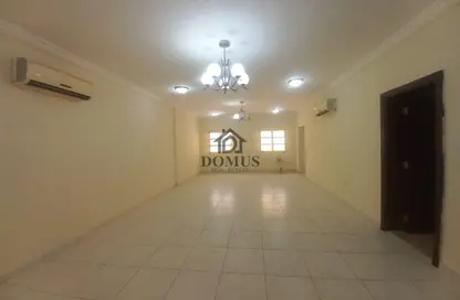 Apartment - 3 Bedrooms - 3 Bathrooms for rent in Thabit Bin Zaid Street - Al Mansoura - Doha