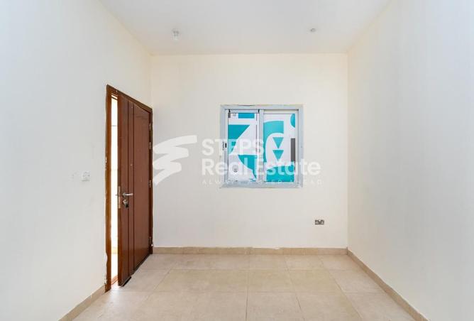 955208 - Property Image 3