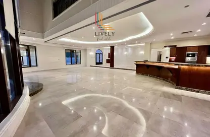 فيلا - 6 غرف نوم - 8 حمامات للبيع في فيلات وست باي - الخليج الجنوبي - الخليج الغربي - الدوحة