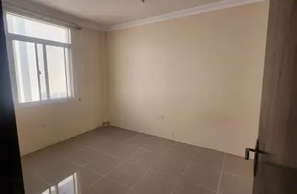 شقة - 2 غرف نوم - 2 حمامات للايجار في شارع المطار القديم - طريق المطار القديم - الدوحة