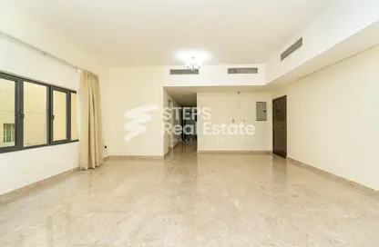 Apartment - 2 Bedrooms - 2 Bathrooms for rent in Bin Dirham 1 - Al Mansoura - Doha