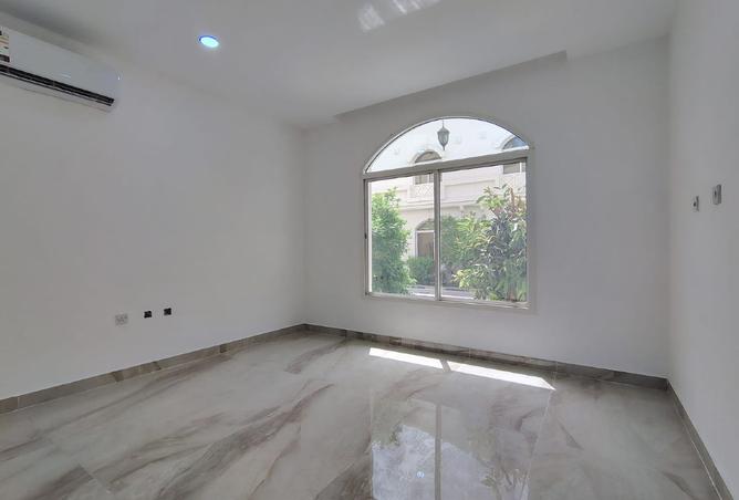 974767 - Property Image 2