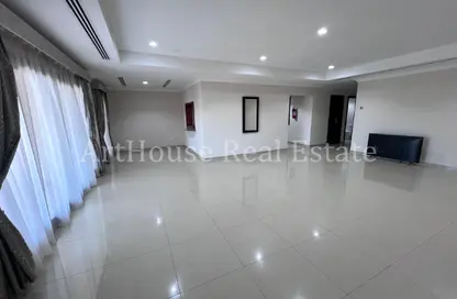 Apartment - 2 Bedrooms - 3 Bathrooms for rent in East Porto Drive - Porto Arabia - The Pearl Island - Doha
