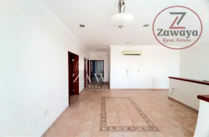 Villa - 3 Bedrooms - 5 Bathrooms for rent in Wadi Al Shaheeniya Street - Ain Khaled - Doha
