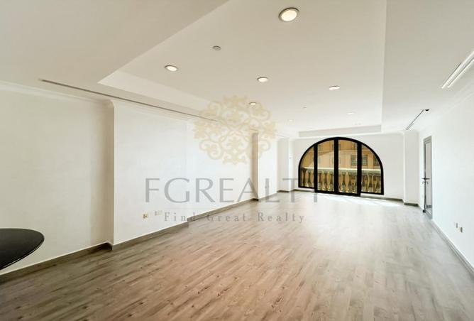 975221 - Property Image 3