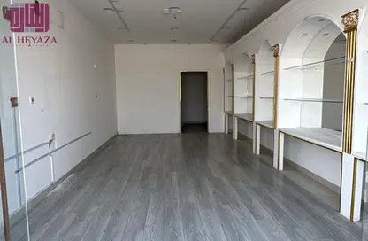 Shop - Studio - 1 Bathroom for rent in Al Murrah - Al Rayyan - Doha