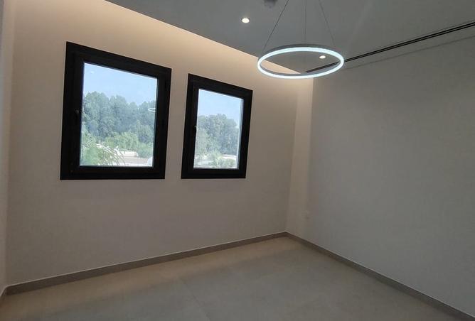 960810 - Property Image 2