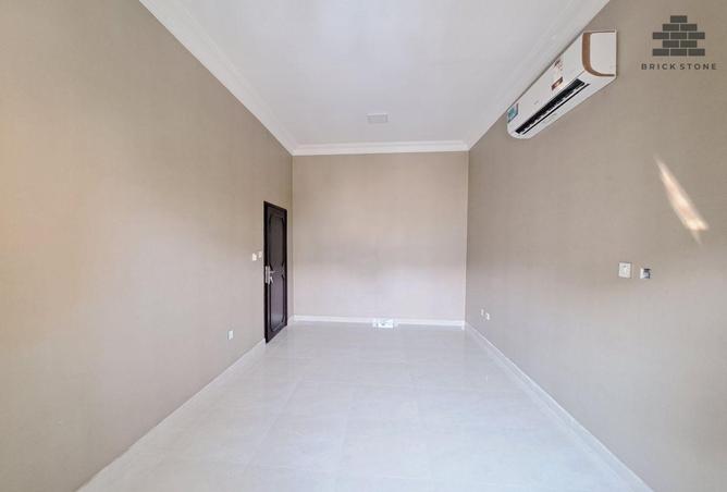 952896 - Property Image 3