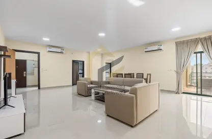 Apartment - 2 Bedrooms - 2 Bathrooms for rent in Old Al Ghanim - Al Ghanim - Doha