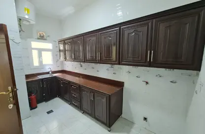 Apartment - 3 Bedrooms - 2 Bathrooms for rent in Bin Omran 35 - Fereej Bin Omran - Doha
