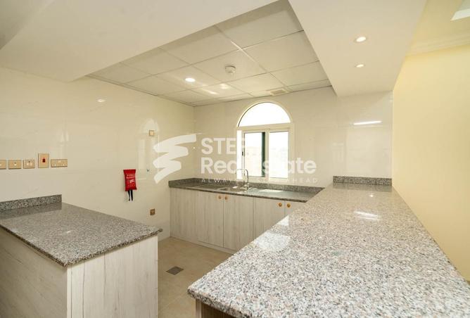 956688 - Property Image 3