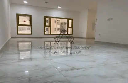 Apartment - 3 Bedrooms - 3 Bathrooms for rent in Al Mansoura - Doha