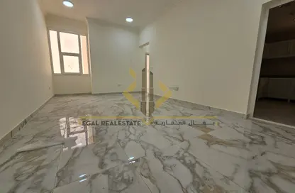 Apartment - 3 Bedrooms - 3 Bathrooms for rent in Al Aziziyah - Al Aziziyah - Doha