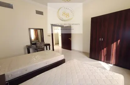صورة لـ غرفة- غرفة النوم شقة - 3 غرف نوم - 3 حمامات للايجار في شارع انس - فريج بن محمود الشمالي - فريج بن محمود - الدوحة ، صورة رقم 1