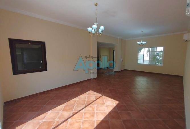 1002935 - Property Image 2