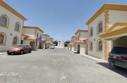 فيلا - 4 غرف نوم - 4 حمامات للايجار في شارع المطار القديم - طريق المطار القديم - الدوحة