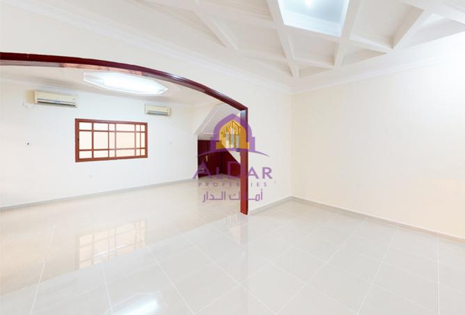 961389 - Property Image 3