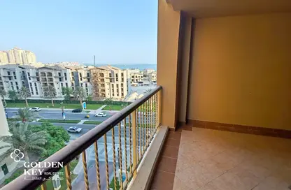 Apartment - 1 Bedroom - 2 Bathrooms for rent in East Porto Drive - Porto Arabia - The Pearl Island - Doha