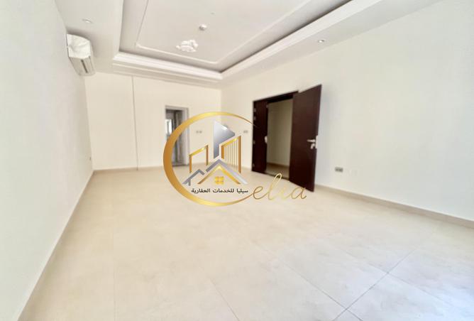 949806 - Property Image 2
