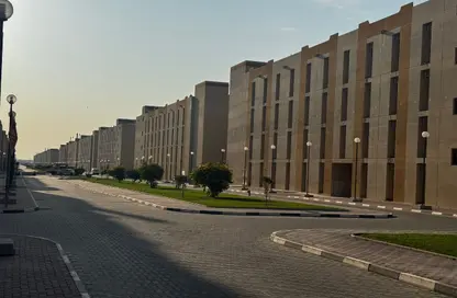 سكن عمال - استوديو - 8 حمامات للايجار في بروة البراحة - المنطقة الصناعية - الدوحة