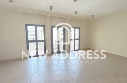 Apartment - 2 Bedrooms - 3 Bathrooms for rent in Qanat Quartier - The Pearl Island - Doha