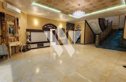 فيلا - 7 غرف نوم - 7 حمامات للبيع في الدفنة - الدفينة - الدوحة