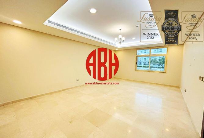 995558 - Property Image 2