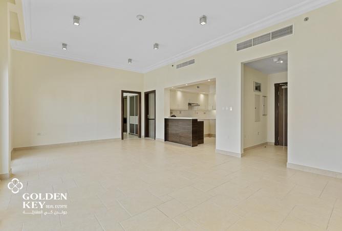 958215 - Property Image 3