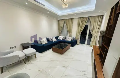 Apartment - 3 Bedrooms - 4 Bathrooms for rent in Floresta Gardens - Floresta Gardens - The Pearl Island - Doha