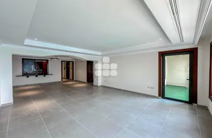 Empty Room image for: Apartment - 2 Bedrooms - 2 Bathrooms for rent in La Croisette - Porto Arabia - The Pearl Island - Doha, Image 1