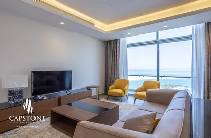 Living Room image for: Apartment - 1 Bedroom - 2 Bathrooms for rent in Marina Residence 16 - Marina District - Lusail, Image 1