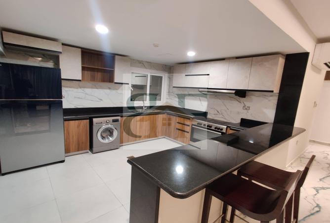 945301 - Property Image 2