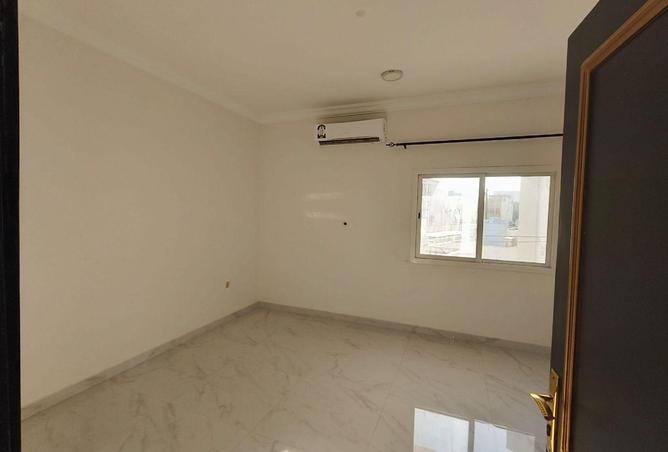 954164 - Property Image 3
