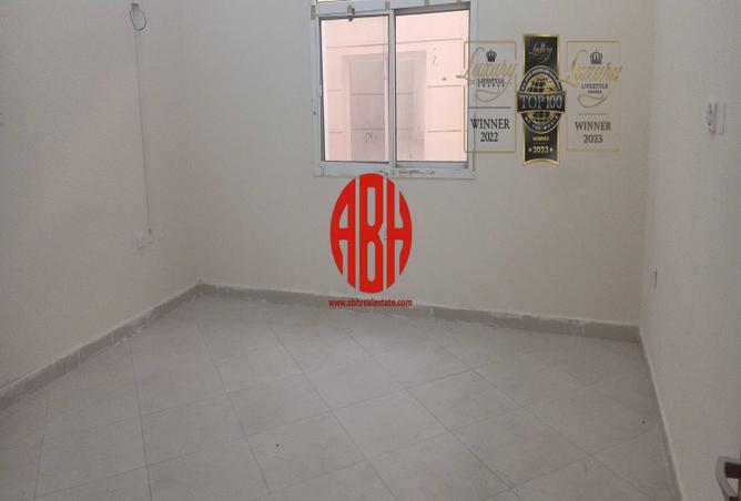 988247 - Property Image 2