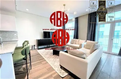 Apartment - 2 Bedrooms - 3 Bathrooms for rent in Floresta Gardens - The Pearl Island - Doha