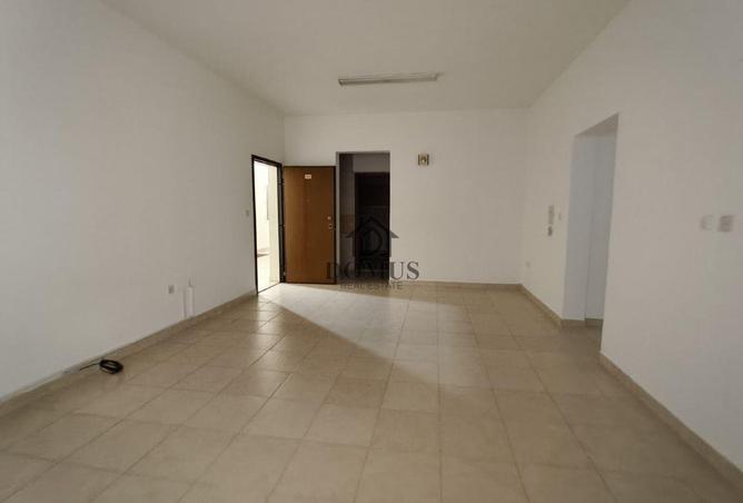 961049 - Property Image 2