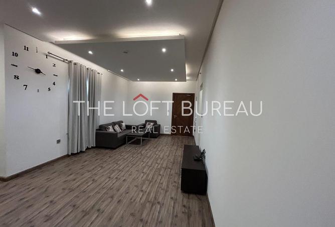 988409 - Property Image 3