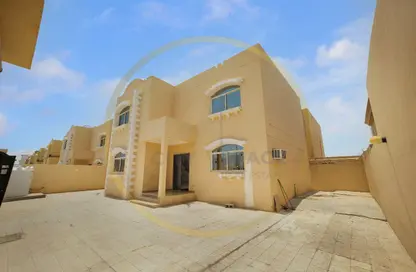 Villa - 4 Bedrooms - 5 Bathrooms for rent in Bu Hamour Street - Abu Hamour - Doha