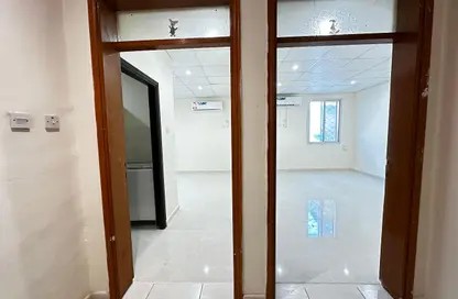 Apartment - 1 Bedroom - 1 Bathroom for rent in Mamoura 18 - Al Maamoura - Doha Apartment - 1 Bedroom - 1 Bathroom for rent in Mamoura 18 - Al Maamoura - Doha