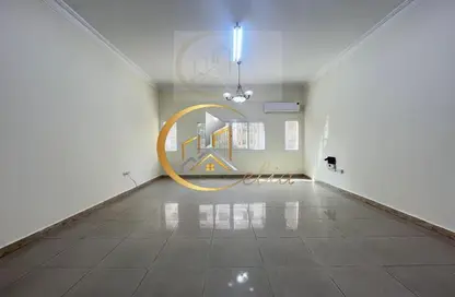 Apartment - 2 Bedrooms - 2 Bathrooms for rent in Al Hashmi Building - Al Muntazah Street - Al Muntazah - Doha