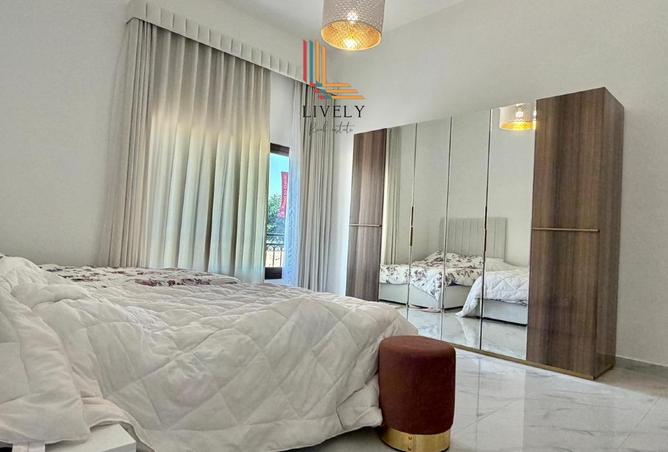 982249 - Property Image 3