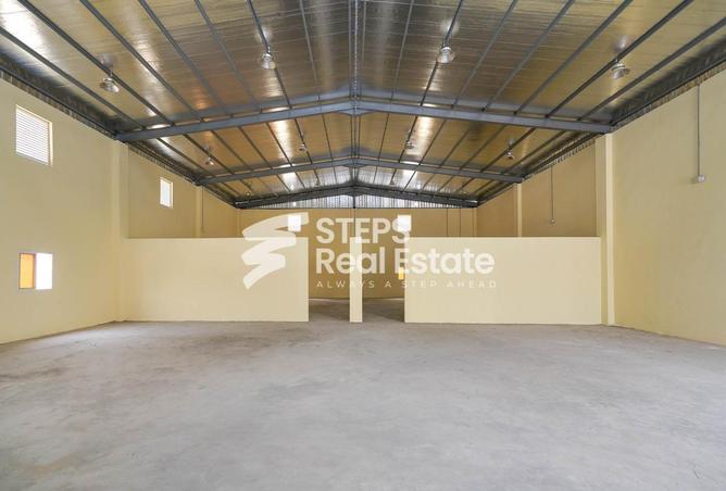 Warehouse - Studio for rent in East Industrial Street - Birkat Al Awamer - Al Wakra