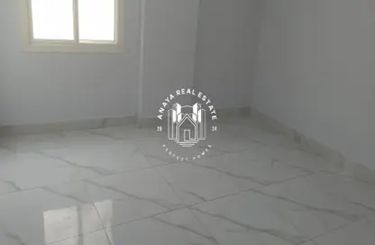 Apartment - 2 Bedrooms - 2 Bathrooms for rent in Bin Omran 35 - Fereej Bin Omran - Doha