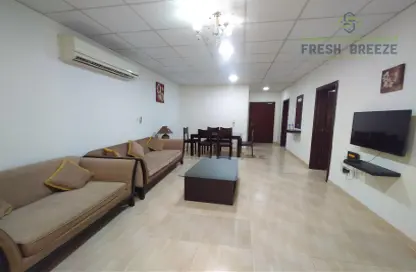 Living / Dining Room image for: Apartment - 2 Bedrooms - 2 Bathrooms for rent in Fereej Abdul Aziz - Doha, Image 1