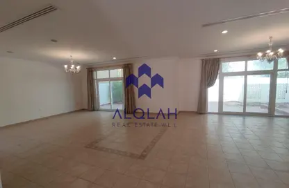 فيلا - 3 غرف نوم - 5 حمامات للايجار في فلل عين خالد - عين خالد - الدوحة