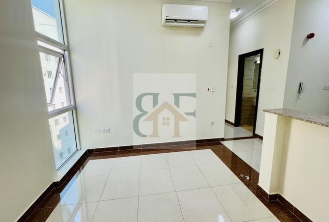 982596 - Property Image 2