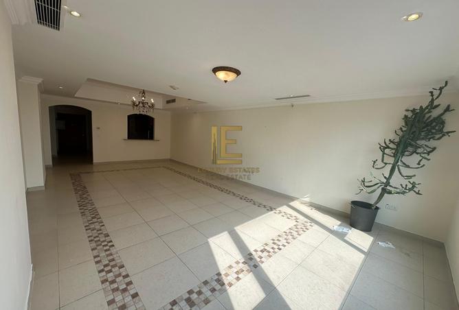 903665 - Property Image 2