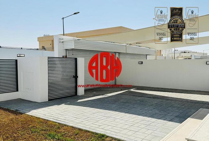 مجمع سكني - 3 غرف نوم - 4 حمامات للايجار في شارع تدمر - طريق المطار القديم - الدوحة